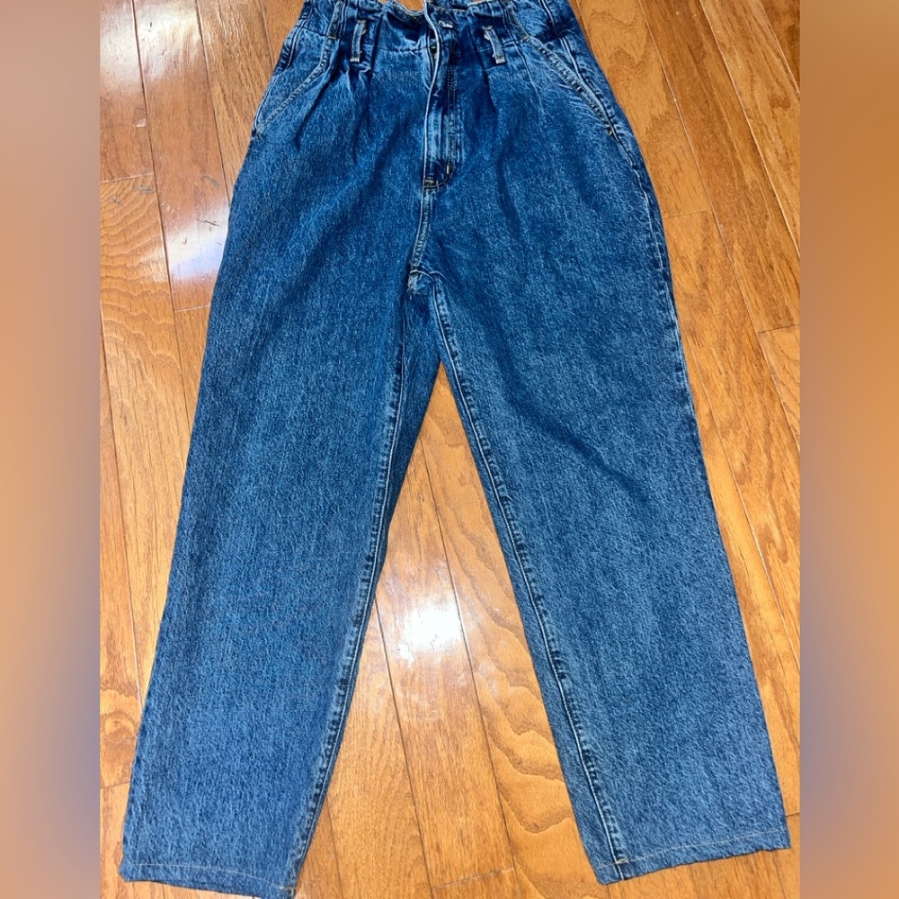 Abercrombie and Fitch MOM jeans
